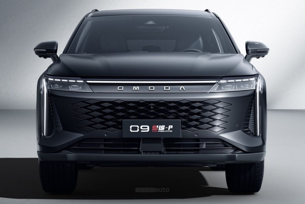 Omoda 9 SHS-P Black Knight Edition frontale