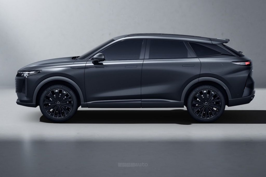 Omoda 9 SHS-P Black Knight Edition laterale