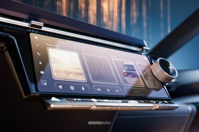 Renault R-Space Lab Concept display infotainment e clima