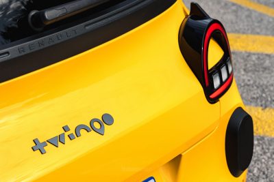 Renault Twingo E-Tech electric Jaune Mango portellone posteriore