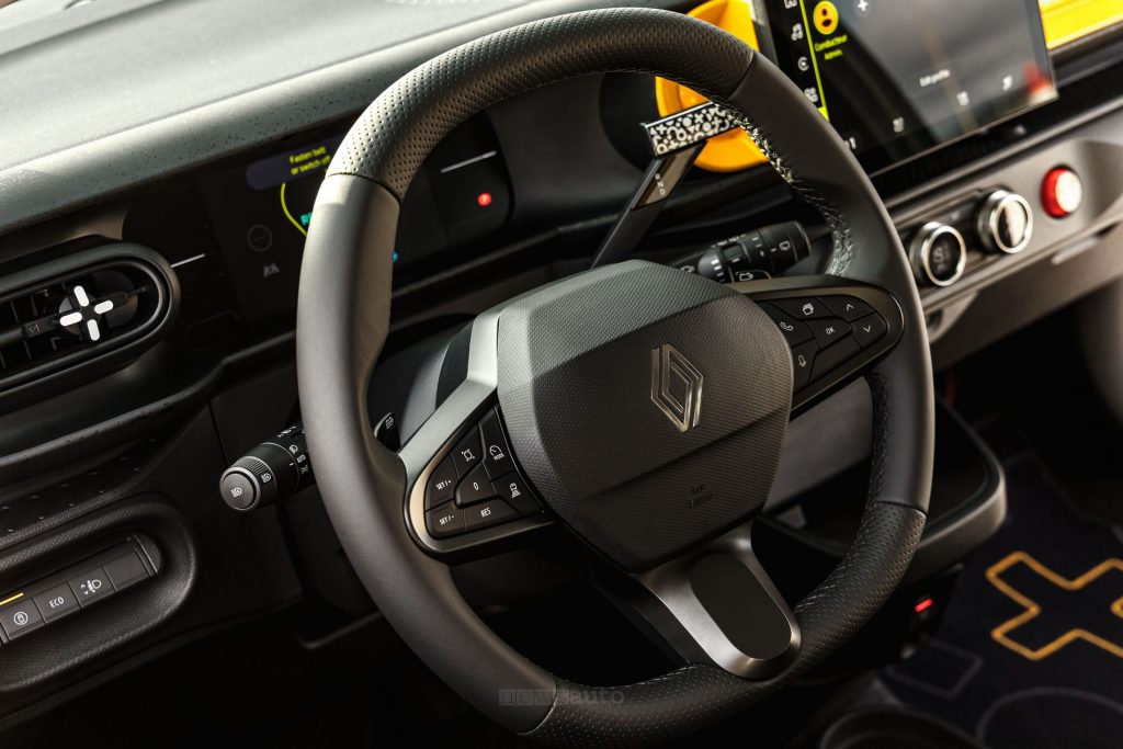 Renault Twingo E-Tech electric volante