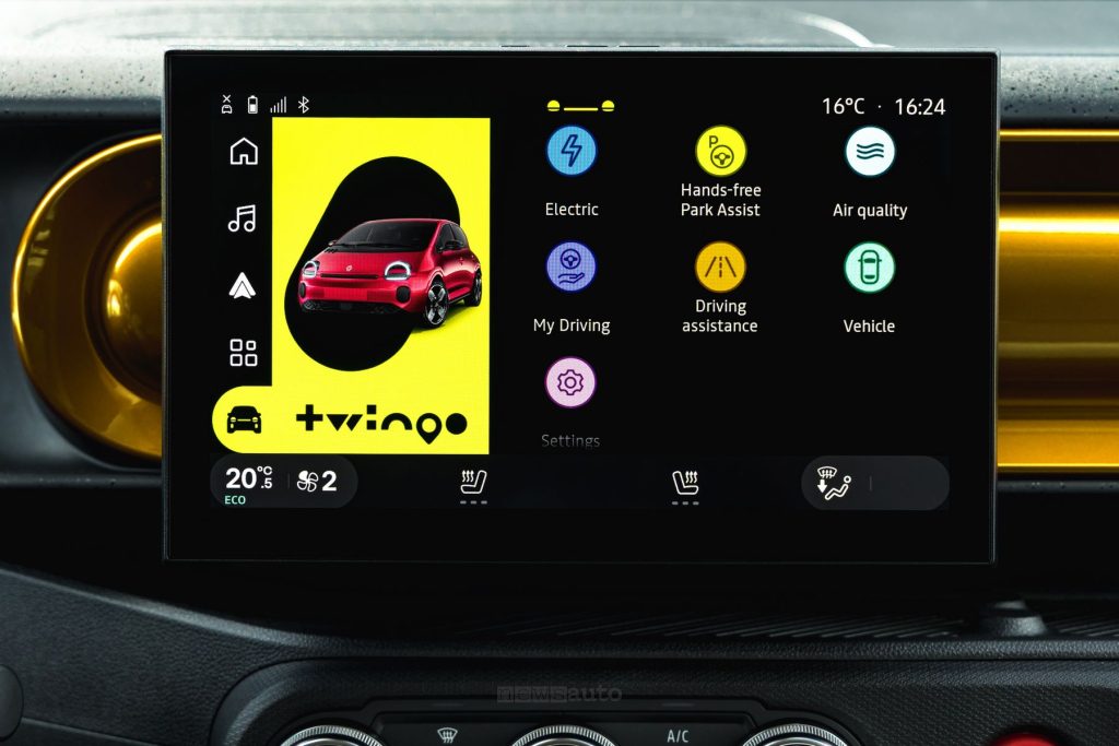 Renault Twingo E-Tech electric display dell'infotainment da 10"