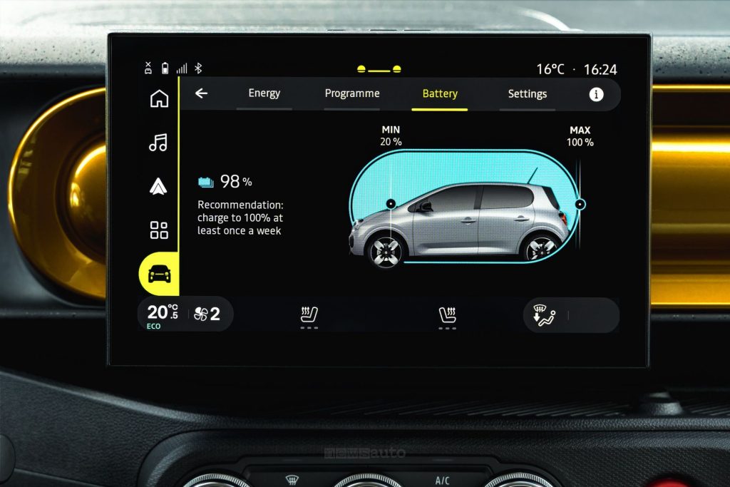 Renault Twingo E-Tech electric info della carica dal display dell'infotainment da 10"