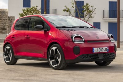 Renault Twingo E-Tech electric Rouge Absolu anteriore 3/4