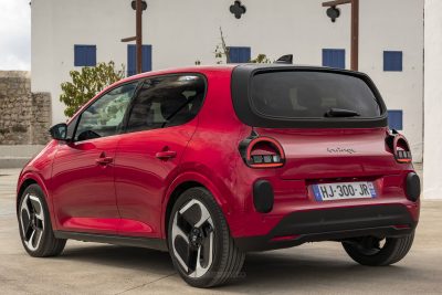Renault Twingo E-Tech electric Rouge Absolu posteriore 3/4