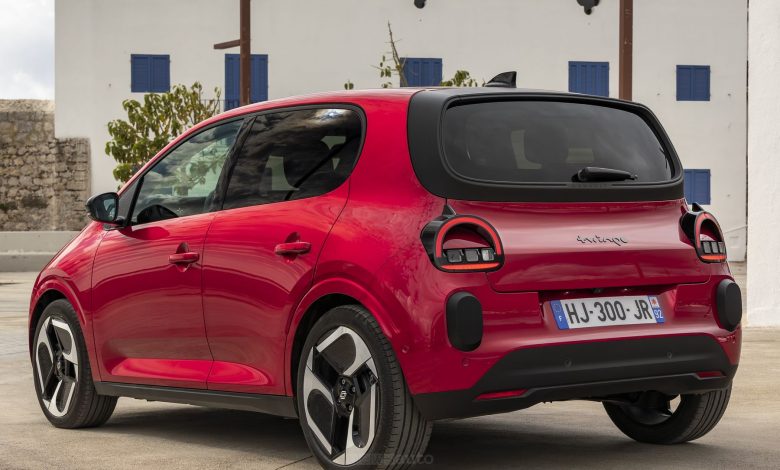 Renault Twingo E-Tech electric Rouge Absolu posteriore 3/4