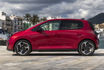 Renault Twingo E-Tech electric Rouge Absolu laterale
