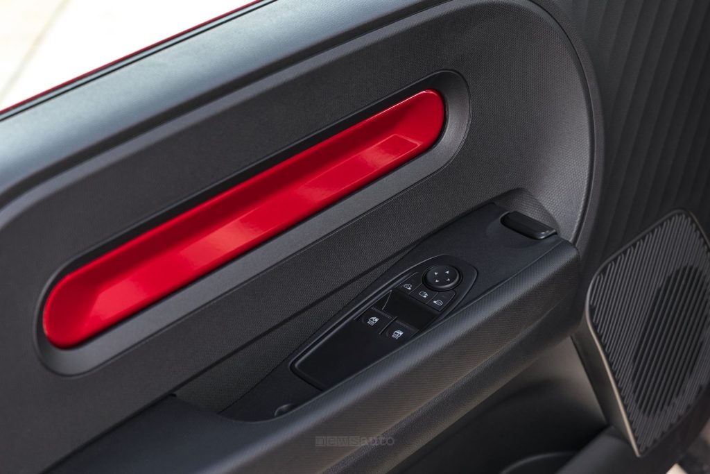Renault Twingo E-Tech electric rivestimento della portiera anteriore