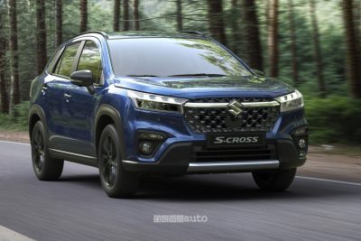 Suzuki S-Cross Hybrid Kuro su strada