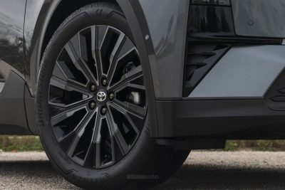 Toyota C−HR+ cerchi da 20"
