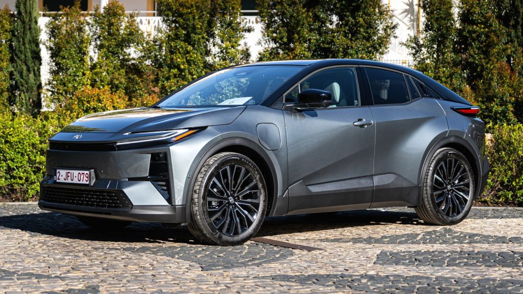 Toyota C−HR+ anteriore 3/4