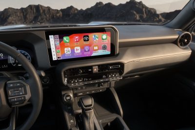 Toyota Land Cruiser 250 Icon display infotainment Apple CarPlay