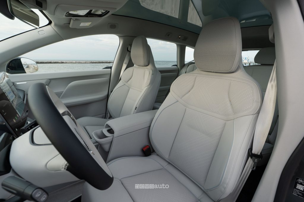 Volvo EX60 P10 Ultra sedili