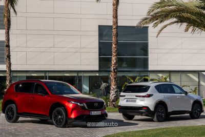 Mazda CX-5 Homura nella livrea Soul Red Crysta e Rhodium White