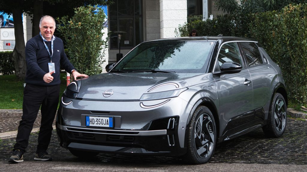 La nuova Nissan Micra provata ha l'allestimento Advantage con batteria da 52 kWh e motore da 150 cavalli 