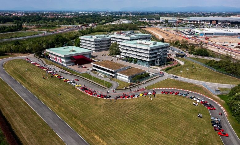 Raduno Alfa Romeo Duetto per i 60 anni ad Arese
