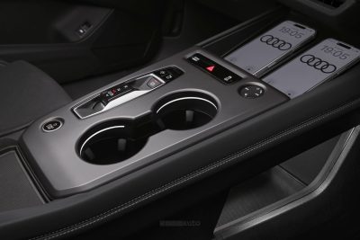 Audi Q4 e-tron Sportback comandi della console centrale