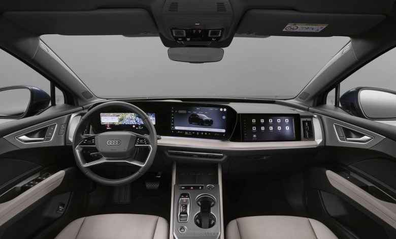 Audi Q4 SUV e-tron plancia abitacolo