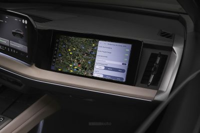 Audi Q4 SUV e-tron display passeggero da 12”