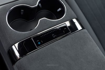 Denza Z9GT mini frigo nella console centrale