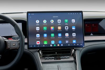 Denza Z9GT Android Auto display infotainment da 17,3"