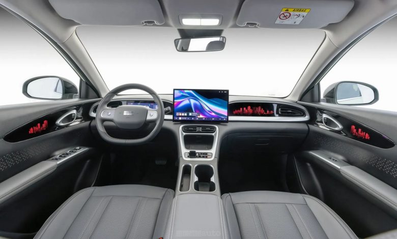 Geely E2 plancia abitacolo