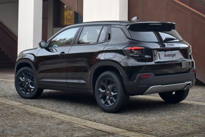 Jeep Avenger Black Edition posteriore 3/4