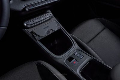 Jeep Avenger Black Edition console centrale