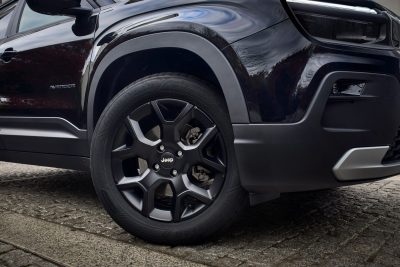 Jeep Avenger Black Edition cerchi da 17"