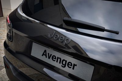 Jeep Avenger Black Edition portellone posteriore