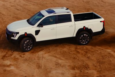 KGM Rexton Sports XL in azione sullo sterrato