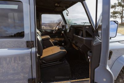 Land Rover Defender Byzek D110 sedili anteriori