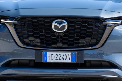 Mazda CX-60 PHEV griglia anteriore