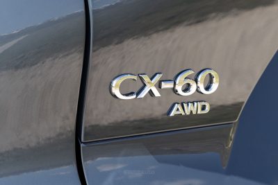 Mazda CX-60 PHEV logo portellone posteriore