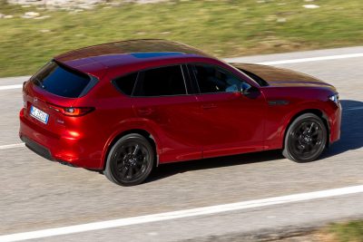 Mazda CX-60 diesel su strada