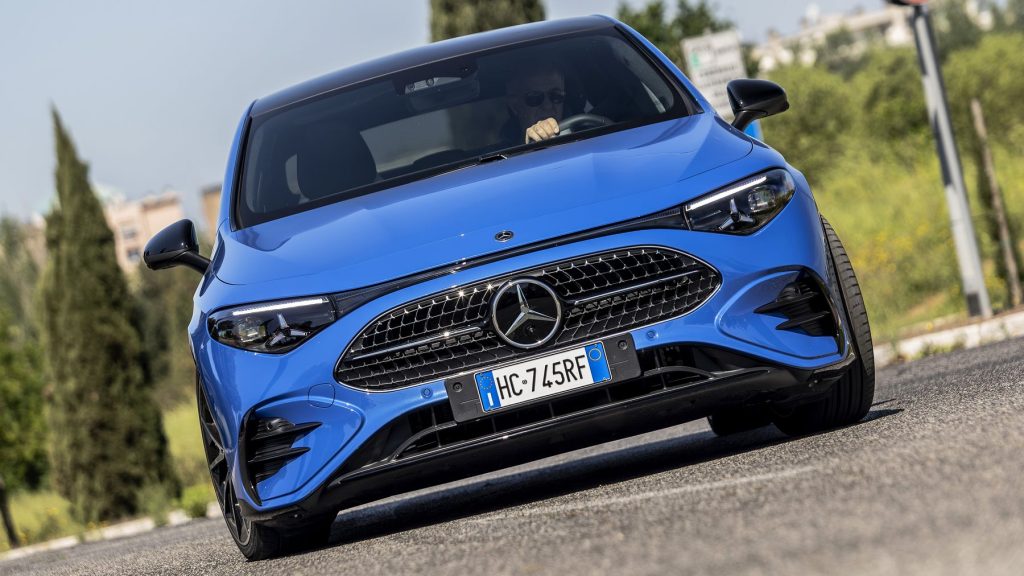 Mercedes CLA Hybrid test su strada