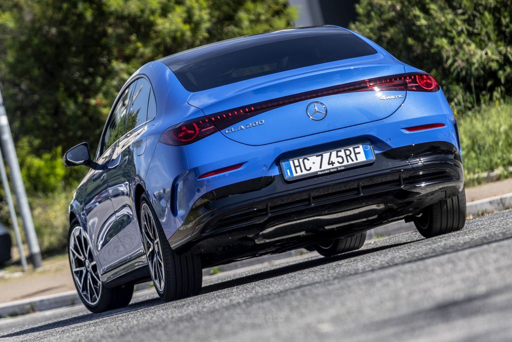 Mercedes CLA Hybrid test su strada