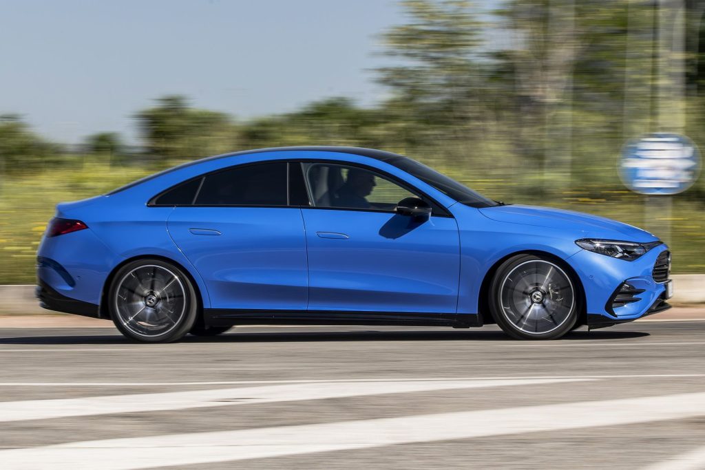 Mercedes CLA Hybrid test su strada