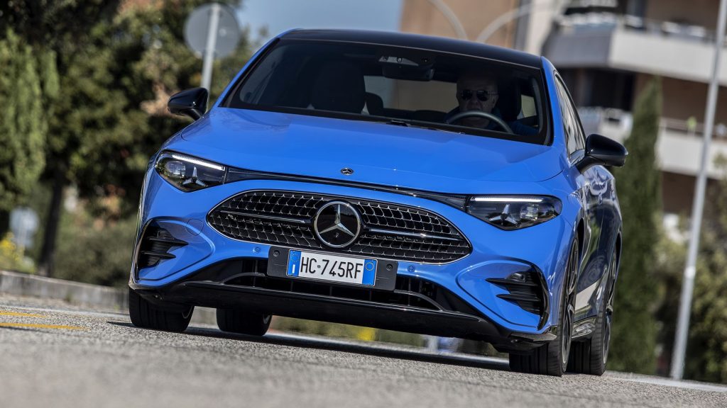 Mercedes CLA Hybrid test su strada