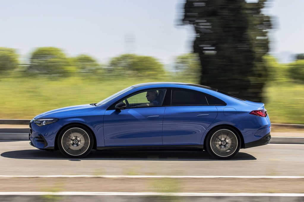 Mercedes CLA Hybrid test su strada