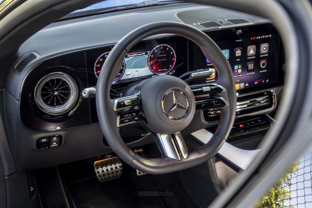 Mercedes CLA Hybrid volante