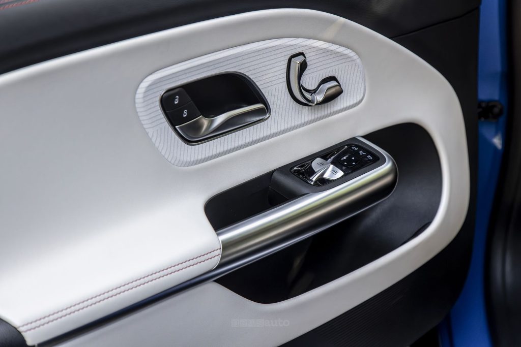 Mercedes CLA Hybrid rivestimento della portiera