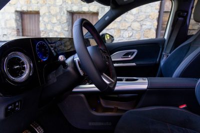 Mercedes GLB 350 4Matic posto di guida