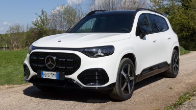Mercedes GLB 350 4Matic anteriore 3/4