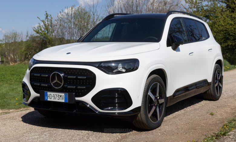 Mercedes GLB 350 4Matic anteriore 3/4