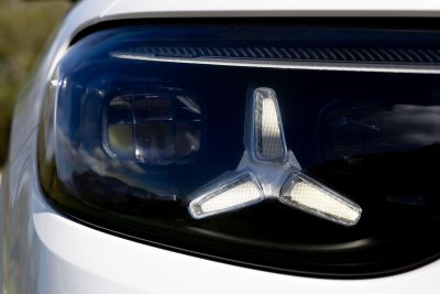 Mercedes GLB 350 4Matic firma luminosa anteriore