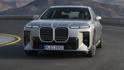 BMW Serie 7 i7 60 xDrive su strada