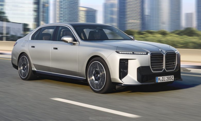 BMW Serie 7 i7 60 xDrive su strada