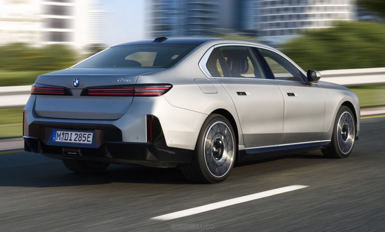 BMW Serie 7 i7 60 xDrive su strada