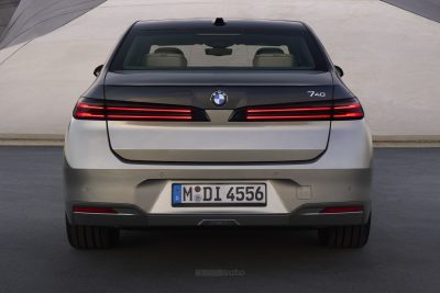 BMW Serie 7 740 xDrive posteriore